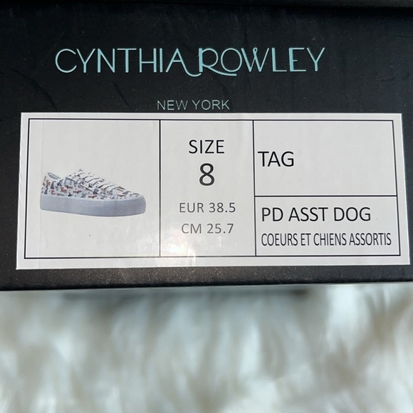 🆕 Cynthia Rowley Dog Printed Canvas Sneakers In White Size 8 - Picture 9 of 10